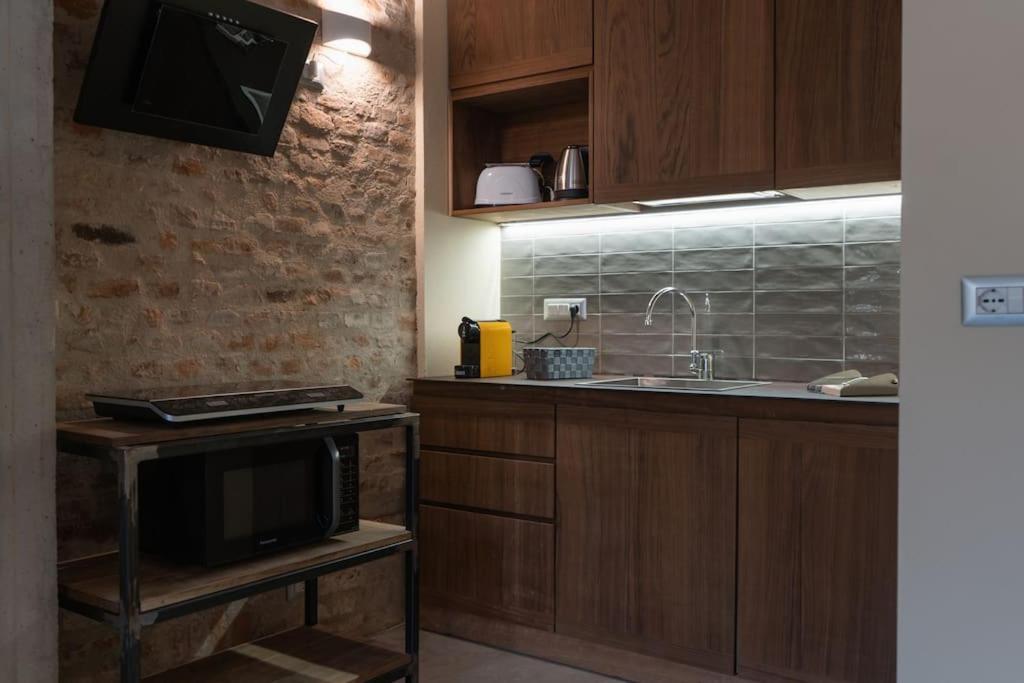 Ferienwohnung Centro Storico Recinto Dei Nobili 1 - Private Parking Asti Exterior foto