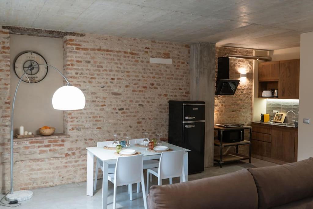 Ferienwohnung Centro Storico Recinto Dei Nobili 1 - Private Parking Asti Exterior foto